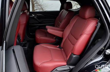 Mazda CX-9 (Kuro Ed), deuxième rangée